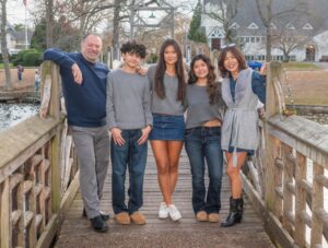 Ignatowicz family posing for a family photo